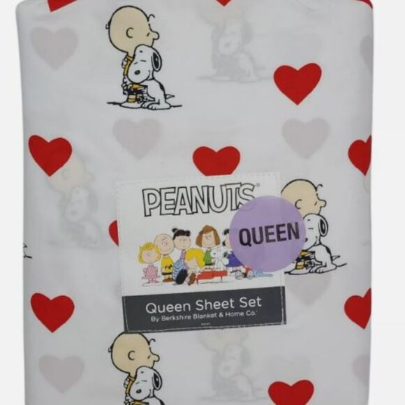 Peanuts Snoopy Hearts QUEEN Sheets Charlie Brown Valentine's Four Piece Set - Picture 1 of 5